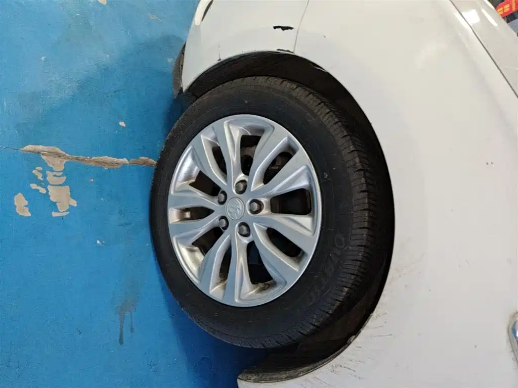 Buick Excelle 2019 15T DCT Connected Elite Type China VI фото 23