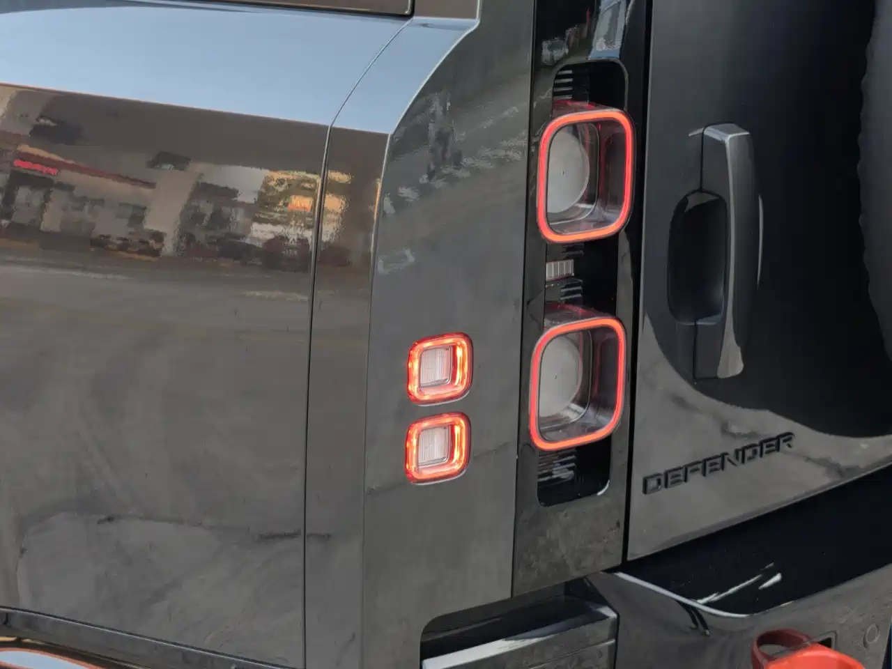 Land Rover Defender 2023 130 3.0T P400 X фото 13