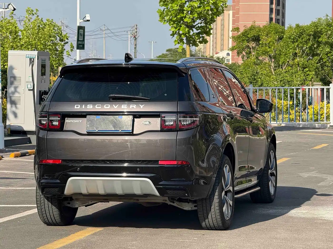 Land Rover Discovery Sport 2024 Luxury Custom Edition фото 29