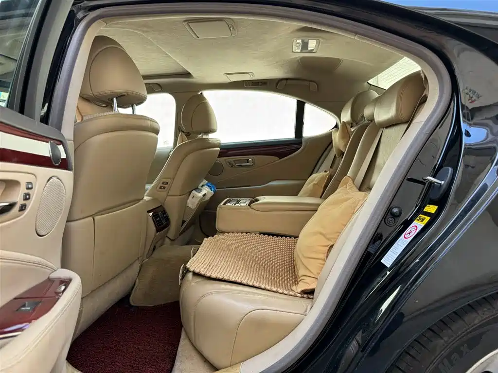 Lexus LS 2006 460L фото 9