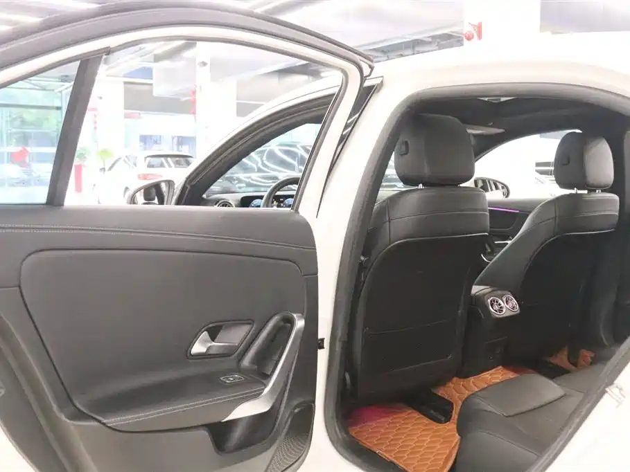 Mercedes-Benz A-Class 2022 A 200 L Sport Sedan Dynamic фото 14