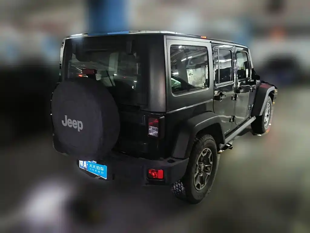 Фото 2 - Jeep Wrangler