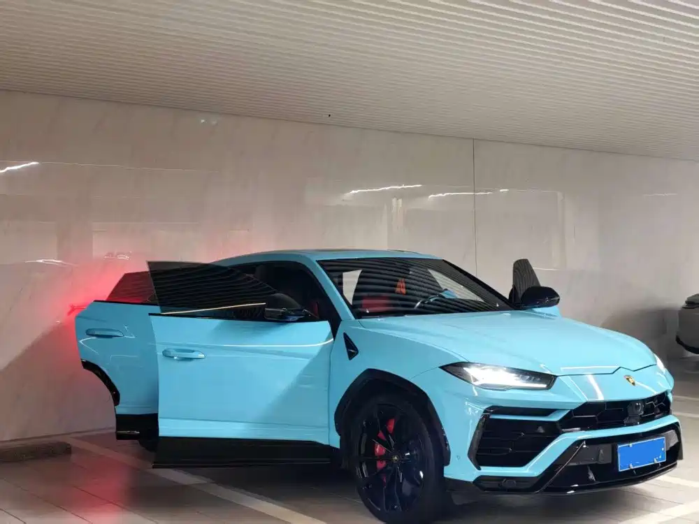 Фото 9 - Lamborghini Urus