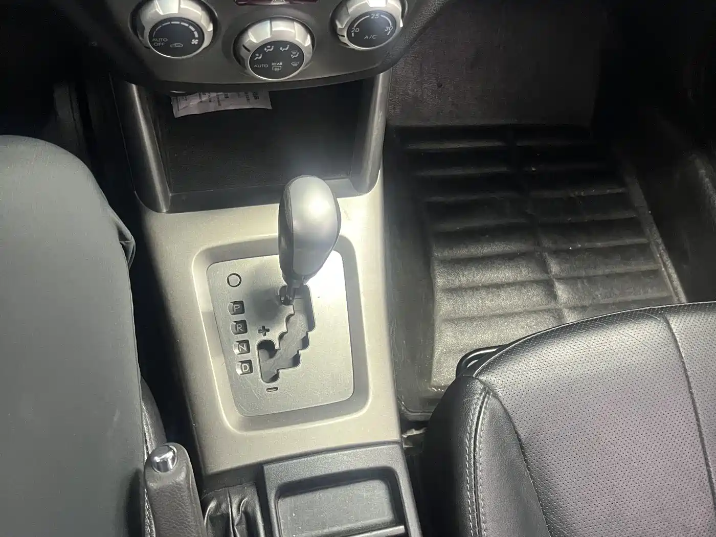 Subaru Forester 2010 2.5XS Luxury Navigation Edition фото 16