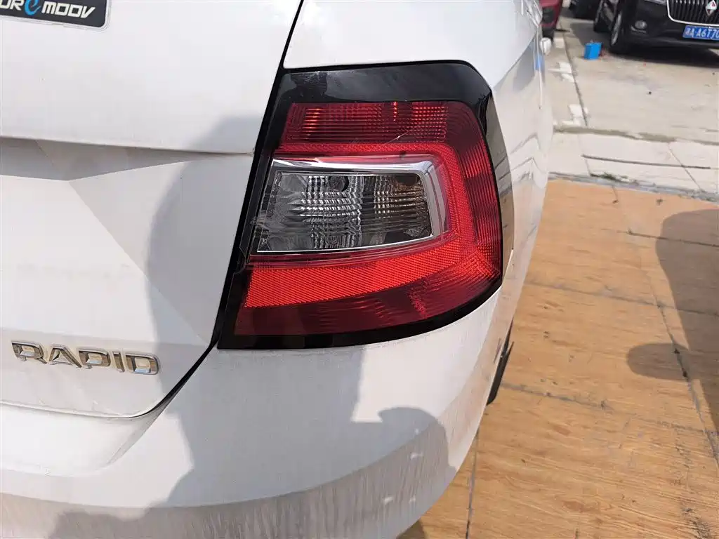 Škoda Rapid 2019 1.5L Automatic Comfort China V фото 8