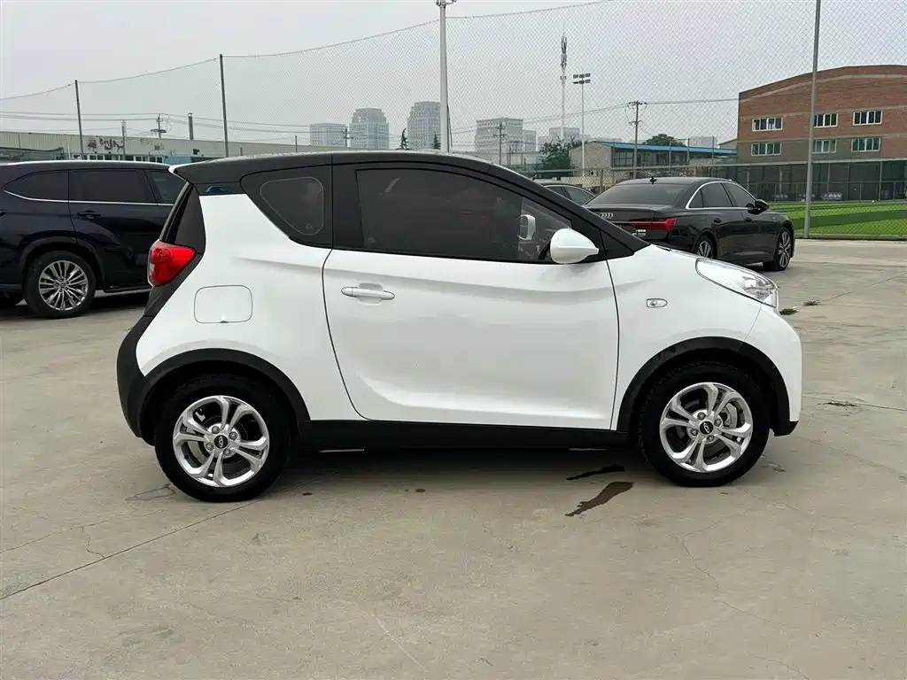 QQ New Energy Little Ant 2018 2018 400 4-Seater Smart Luxury Edition