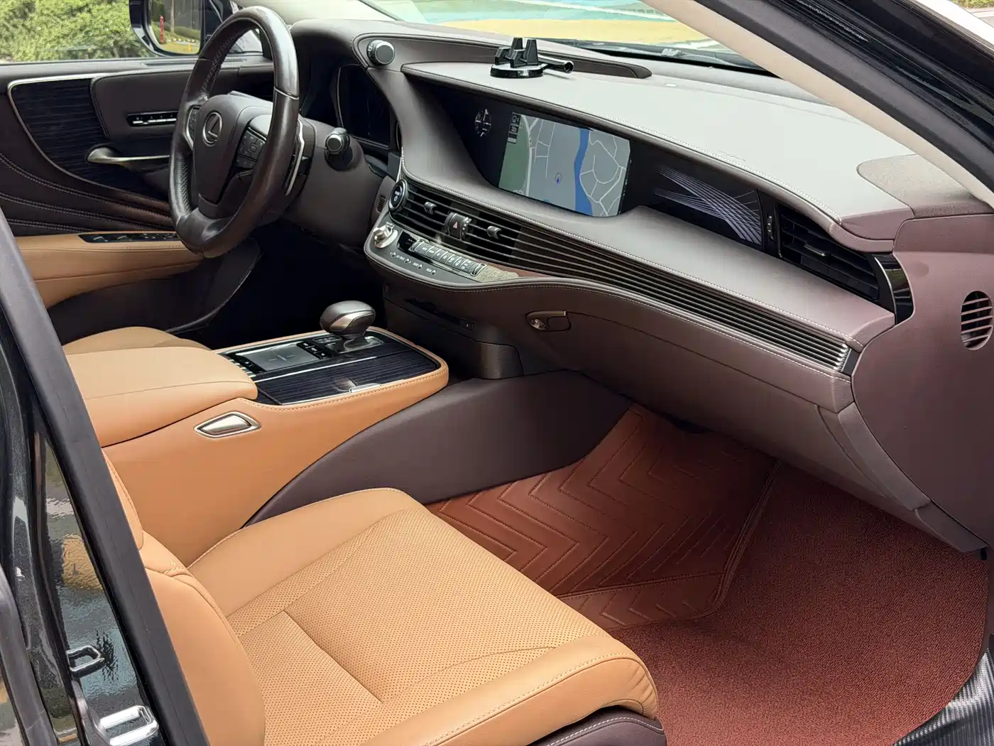 Lexus LS 2018 500h Excellence Edition China V фото 10