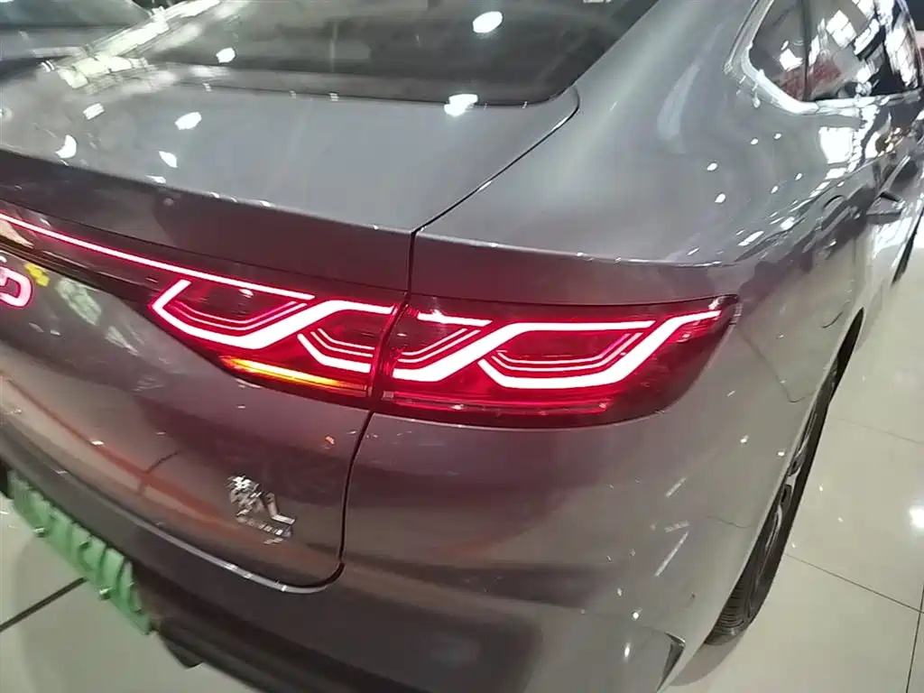 BYD Qin L 2025 DM-i Smart Drive Edition 120KM Leading фото 8