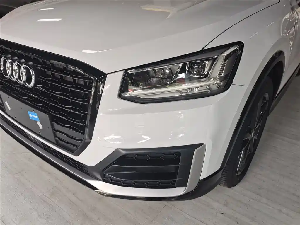 Audi Q2L 2018 35 TFSI Launch Exclusive Edition China VI фото 12
