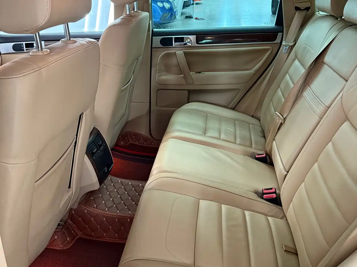 Volkswagen Touareg 2007 3.6L Luxury фото 5