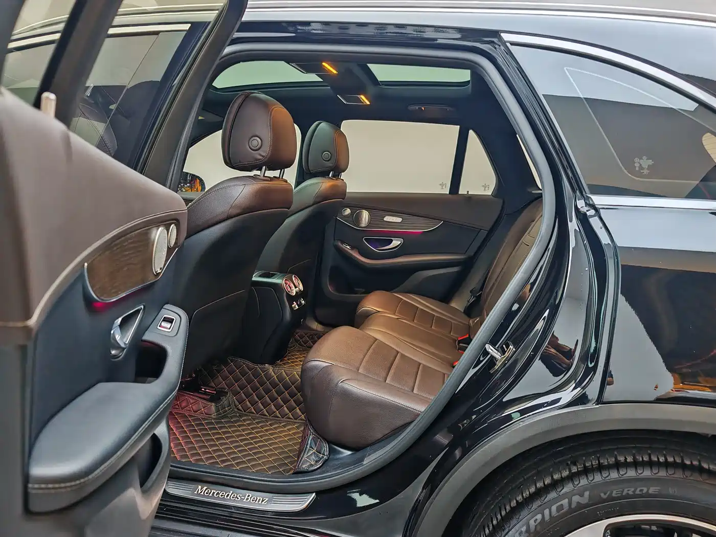 Mercedes-Benz GLC 2022 Facelift GLC 300 L 4MATIC Dynamic Collector's Edition фото 17