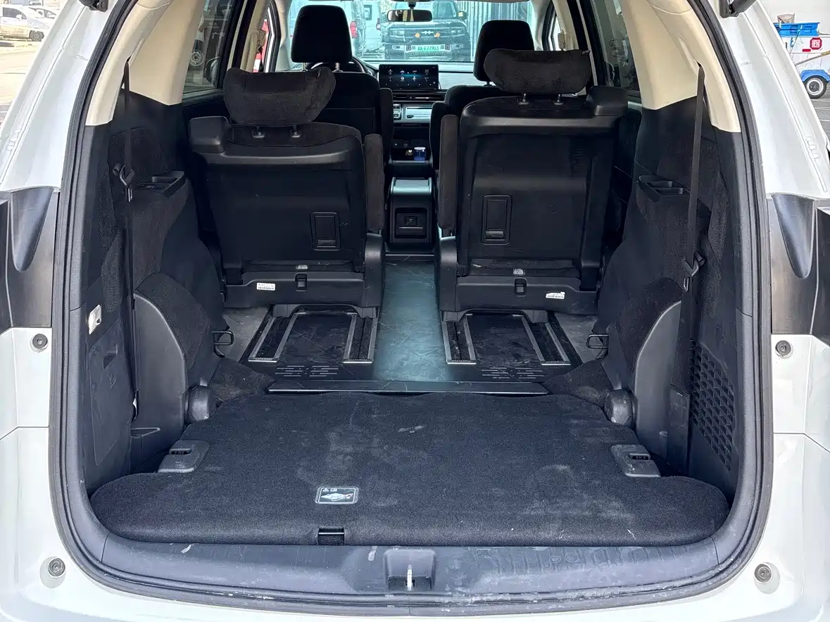 Honda Odyssey 2024 2.0L e:HEV Sharp·Comfort Edition фото 12