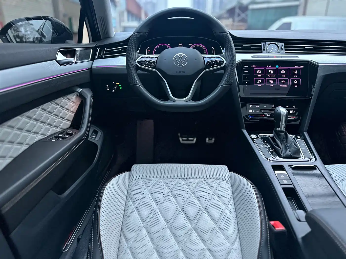 Volkswagen Magotan 2025 Facelift Public Edition 330TSI DSG Luxury фото 18