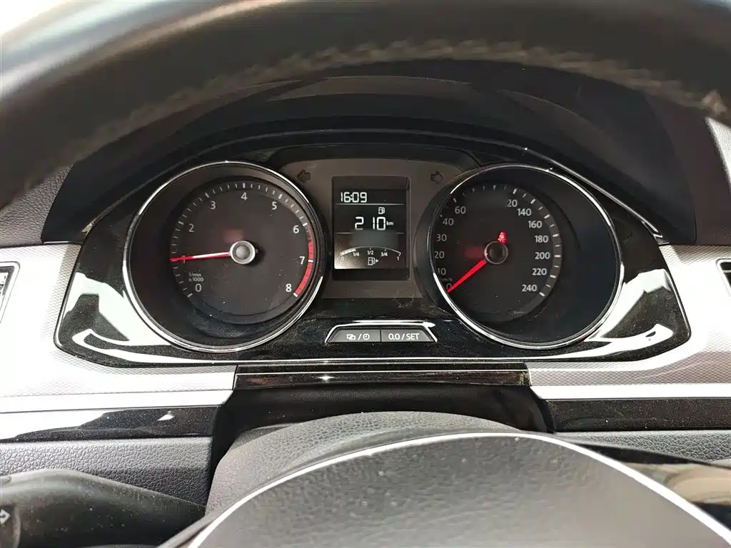 Volkswagen Bora 2018 1.5L Manual Comfort фото 4