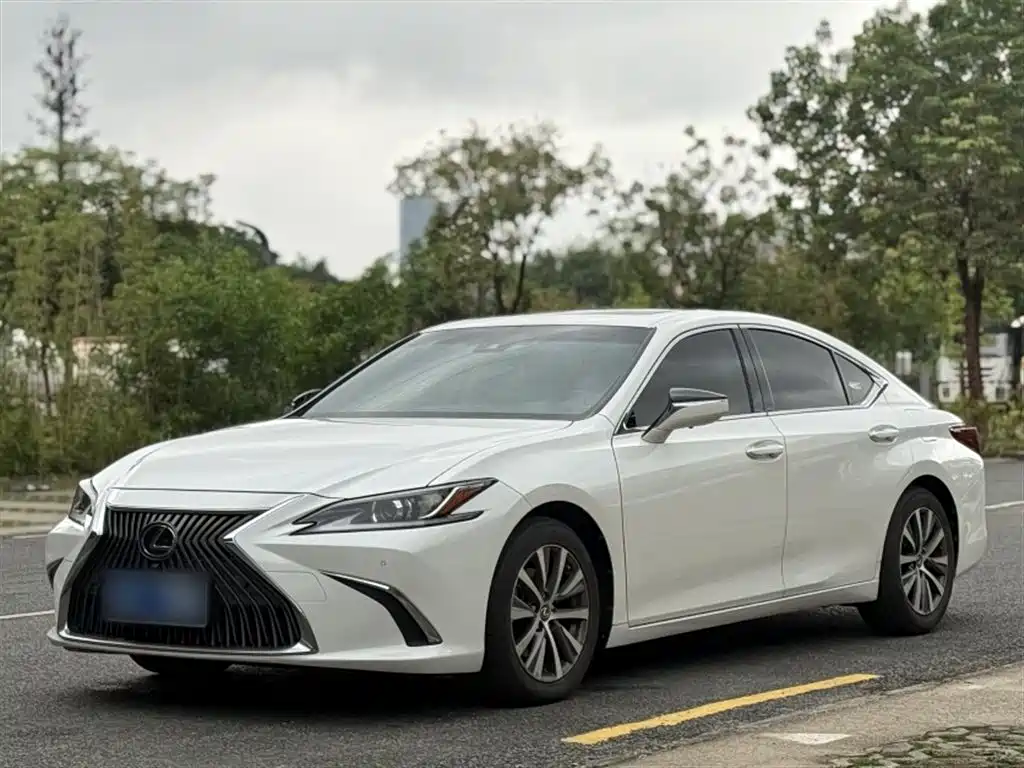 Lexus ES 2018 200 Excellence Edition China V фото 2