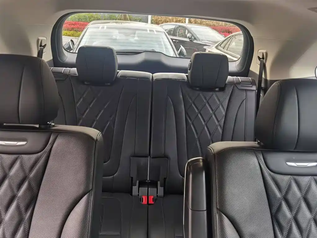Hongqi HS7 PHEV 2024 2.0T PHEV 4WD Flagship Edition 6-seater фото 14