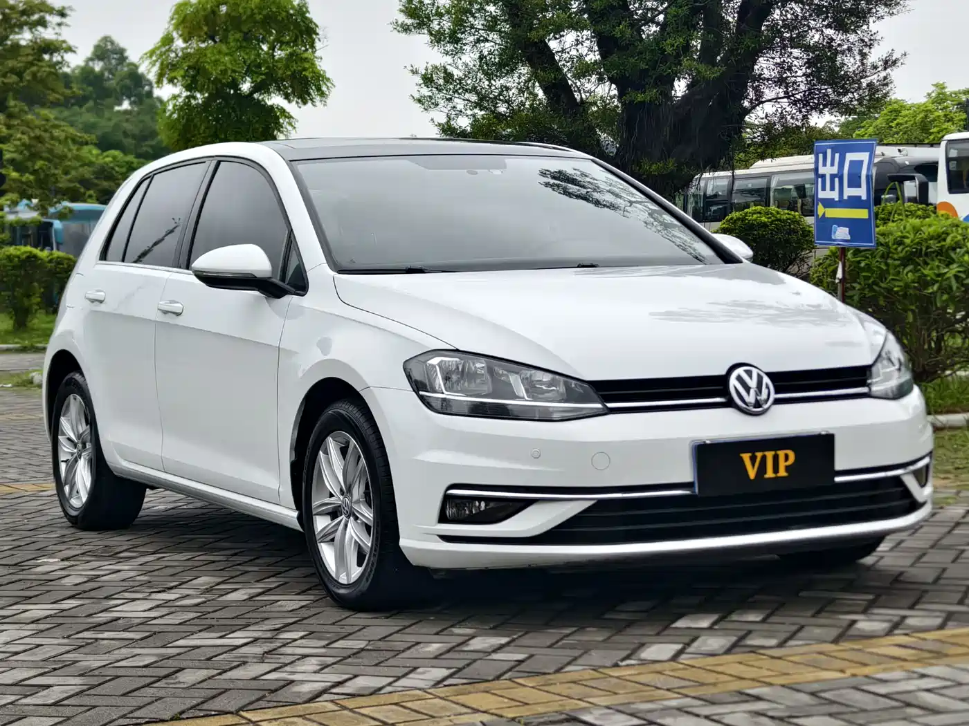 Volkswagen Golf 2018 230TSI Automatic Comfort фото 3