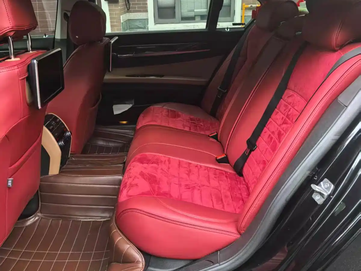 BMW 7 Series 2013 Model 740Li Luxury фото 7