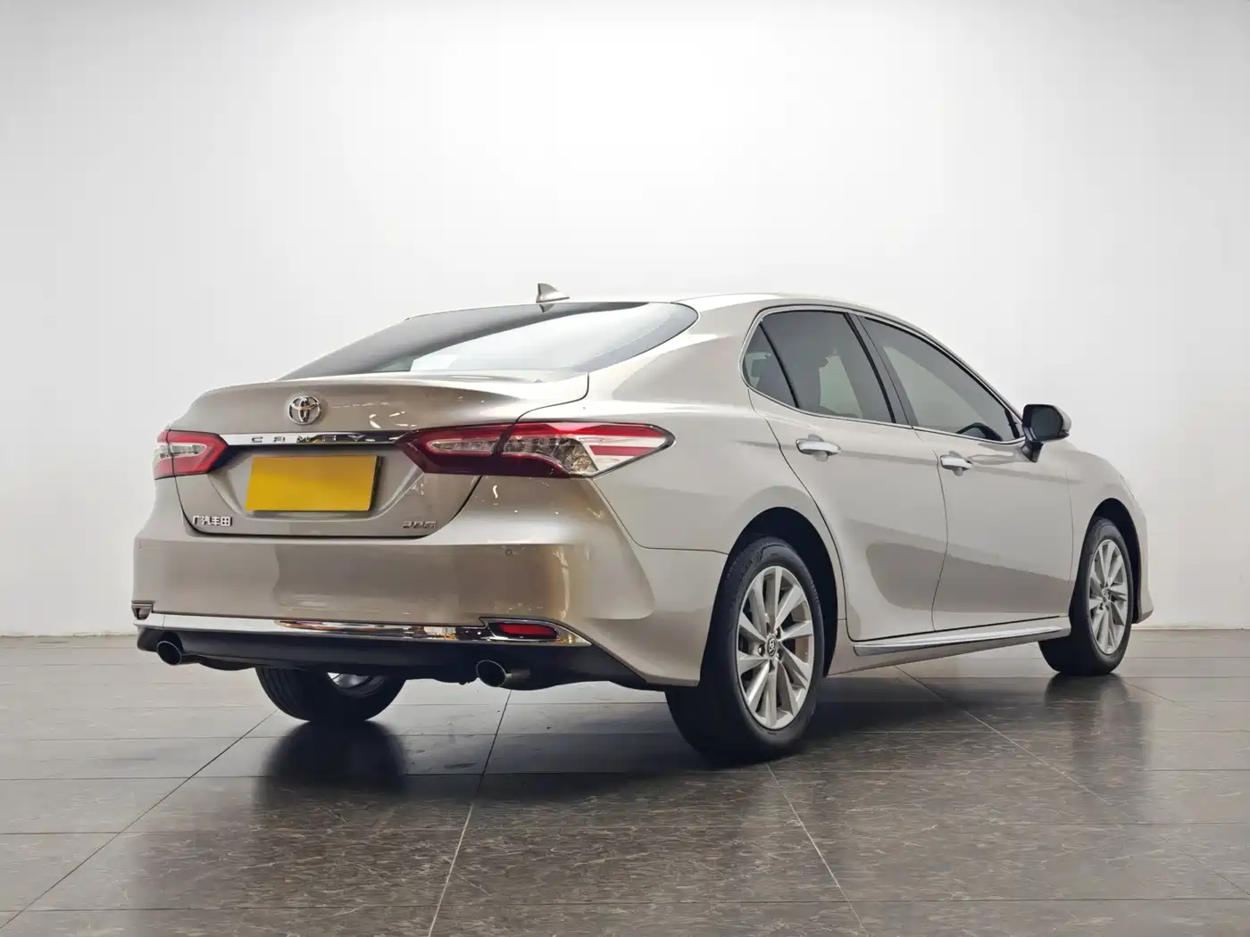 Toyota Camry 2023 2.0G Luxury Edition фото 3