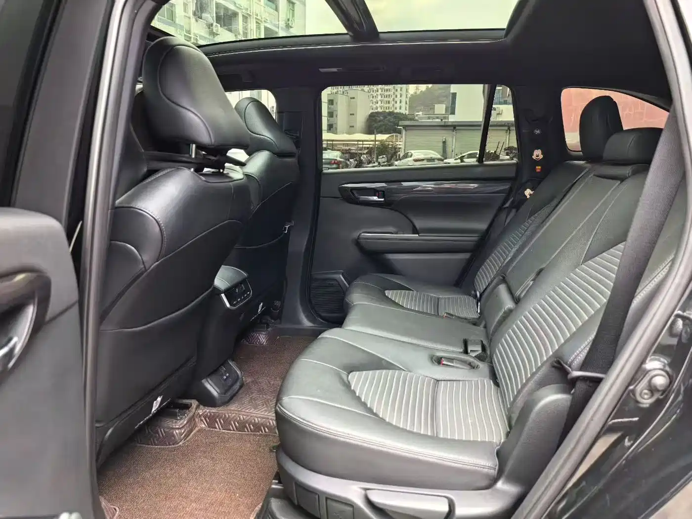 Toyota Crown Kluger 2022 2.5L HEV 4WD Premium Edition фото 6