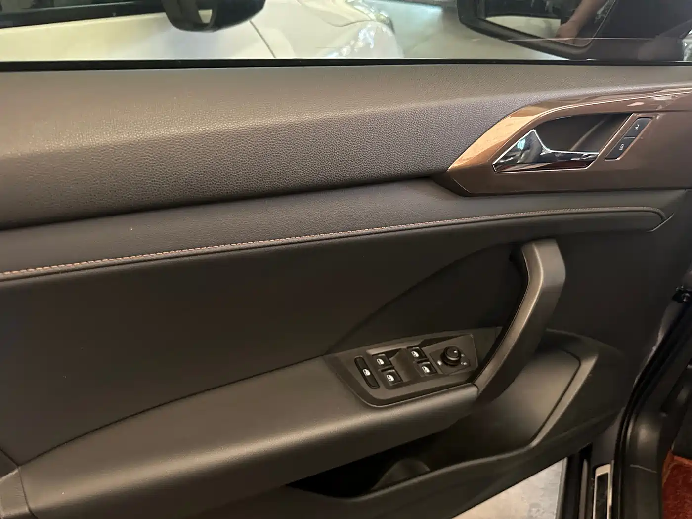Volkswagen Tharu 2020 Model 280TSI 2WD Luxury Plus China VI фото 4