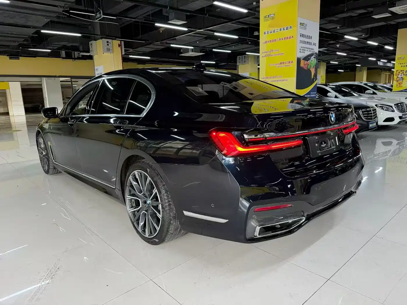 BMW 7 Series 2019 740Li Leading M Sport Package фото 6