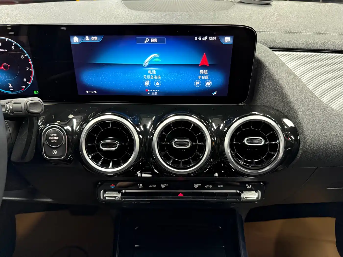 Mercedes-Benz GLA 2024 2023 GLA 200