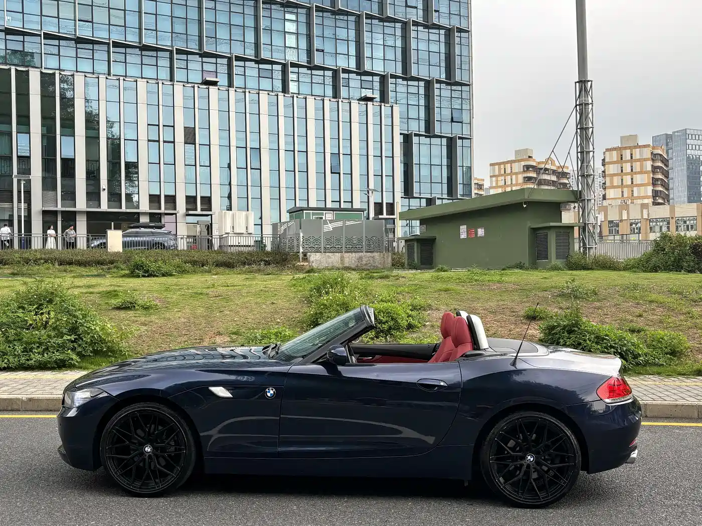 BMW Z4 2013 sDrive20i Leading фото 20