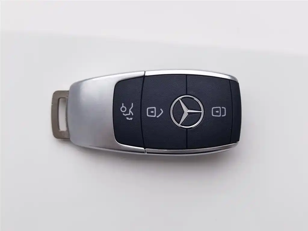 Mercedes-Benz GLB 2023 GLB 220 Dynamic фото 19