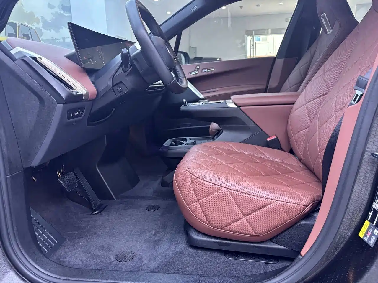 BMW iX M60 2022 M60 фото 11