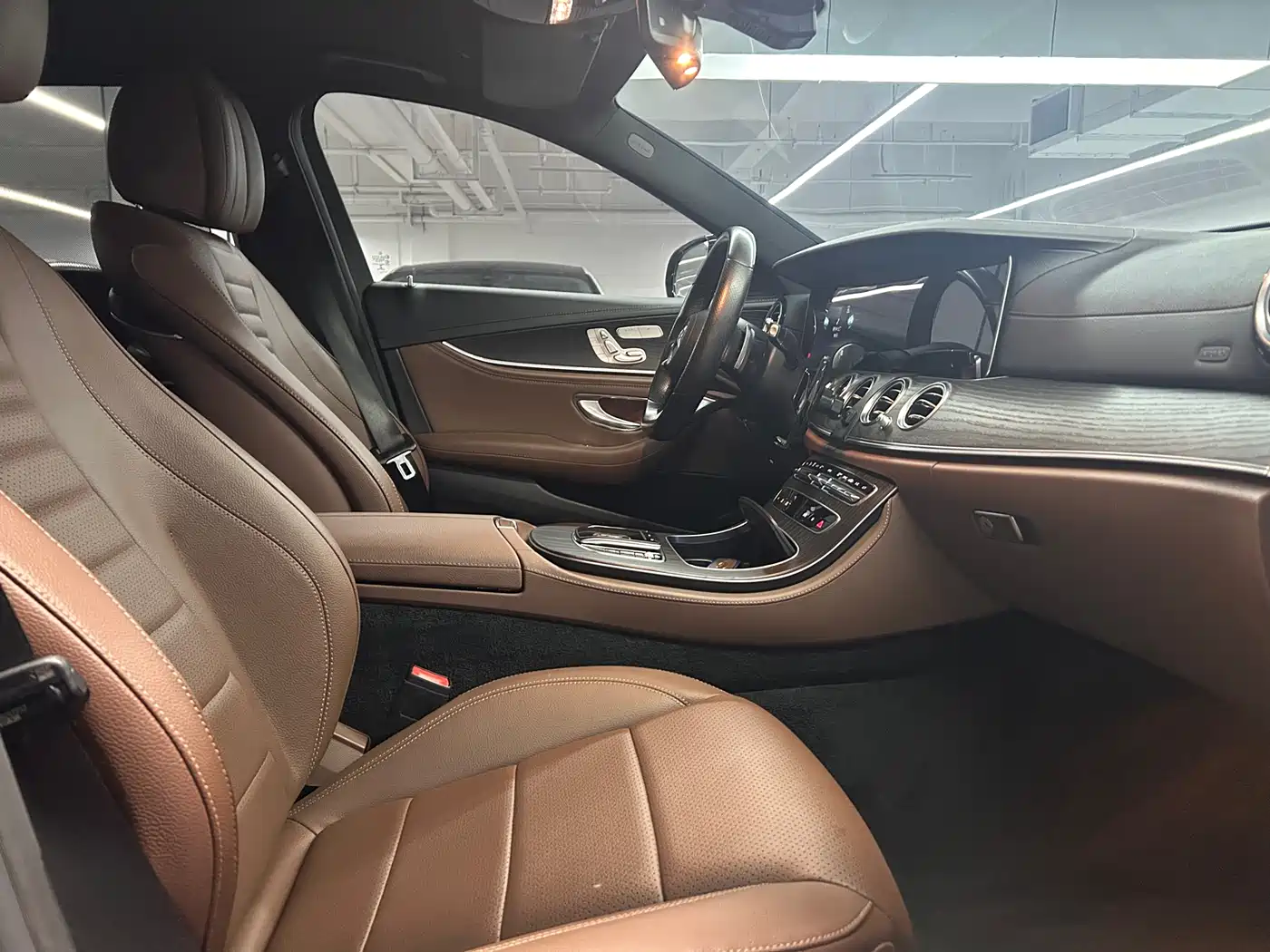 Mercedes-Benz E-Class 2021 E 300 L Sport Luxury Edition фото 4
