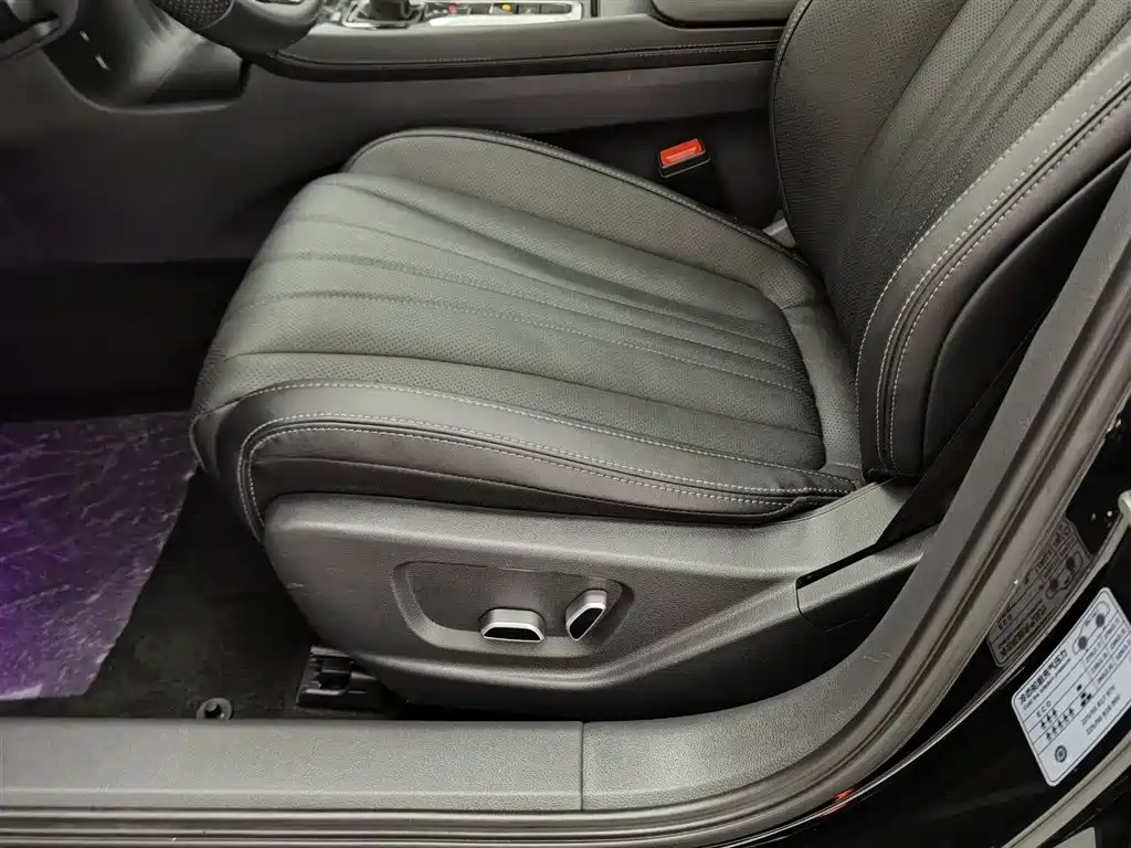 Hongqi H5 2024 1.5T DCT Smart Connect Flag Rhythm Edition фото 20