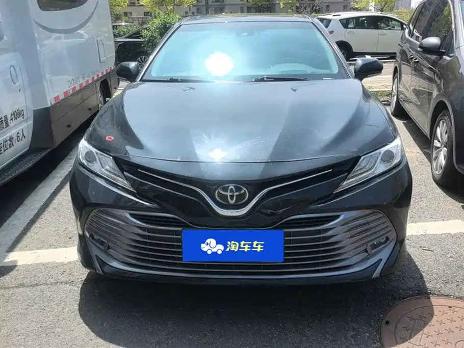 Toyota Camry 2018 2.0G Luxury Edition фото 2