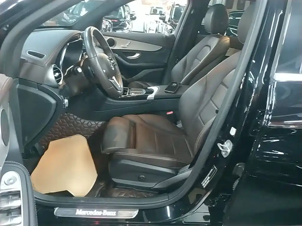 Mercedes-Benz GLC 2020 Facelift GLC 260 L 4MATIC Dynamic фото 15