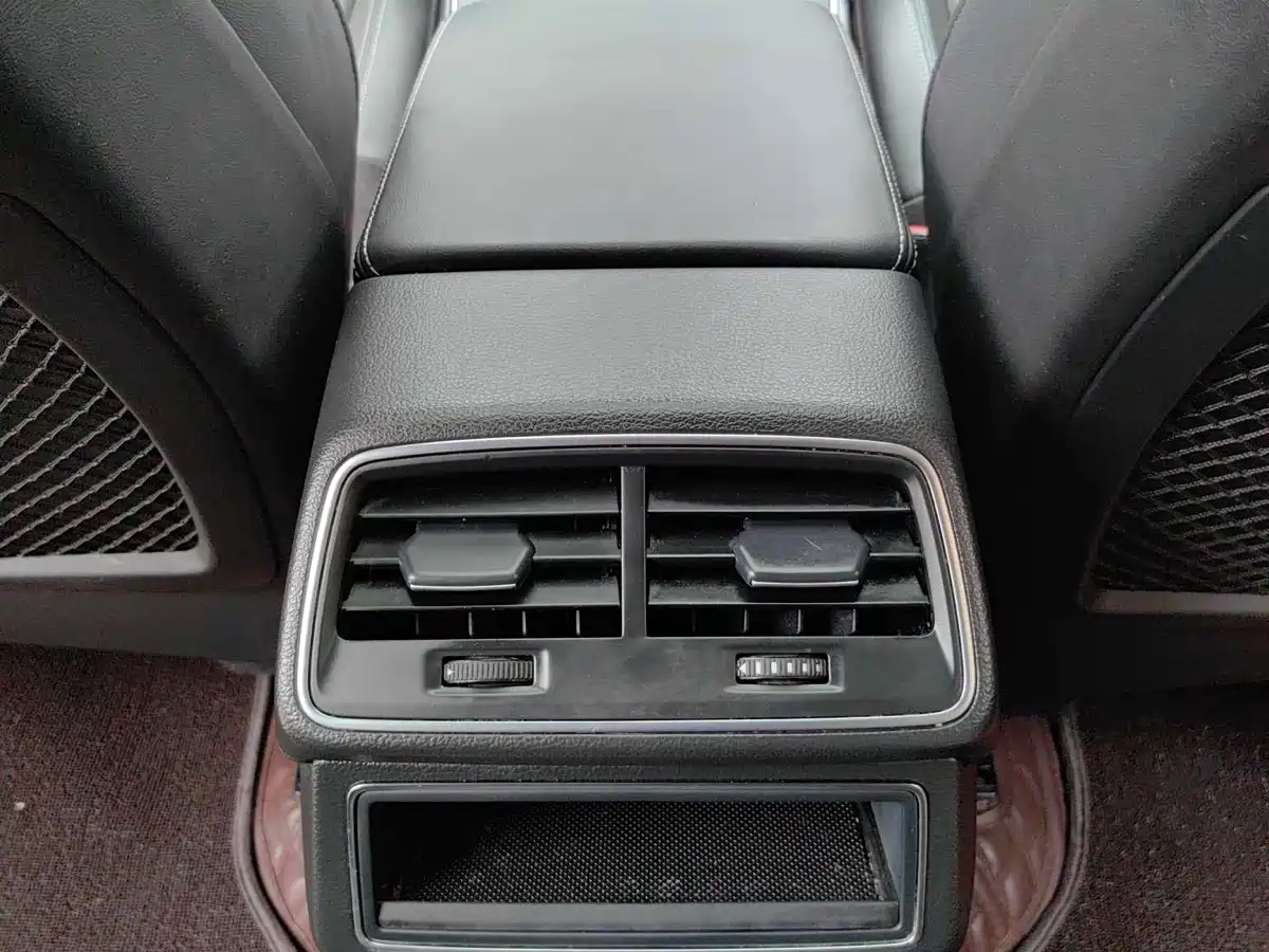 Audi A6L 2022 40 TFSI Luxury Dynamic фото 10