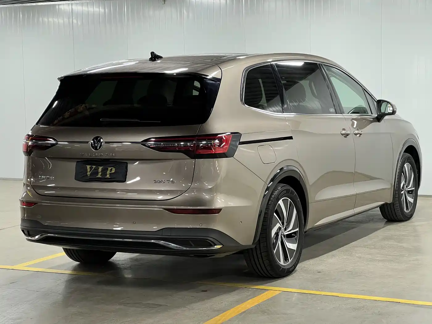 Volkswagen Viloran 2023 Facelift 380TSI Prestige Edition фото 6