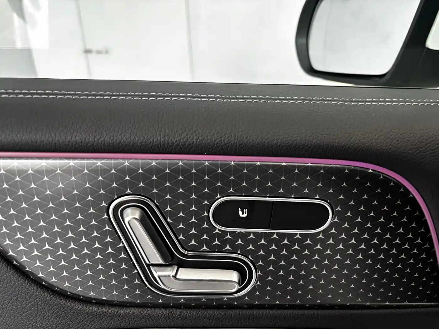 Mercedes-Benz GLB 2025 Model GLB 220 Fashion Style фото 11
