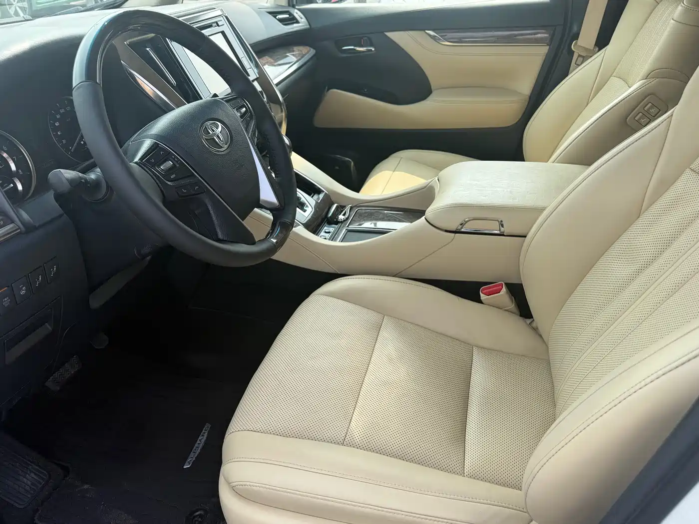 Toyota Alphard 2018 Facelift 3.5L Premium Edition фото 4