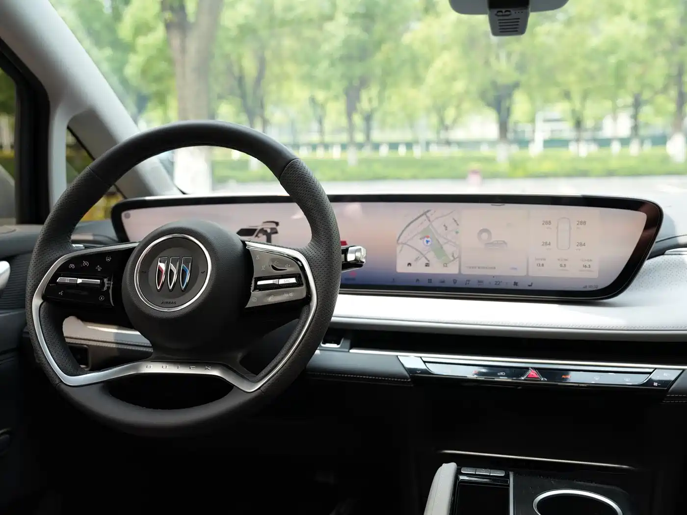 Buick GL8 New Energy 2026 Luzun Smart Luxury Avenir Edition фото 15