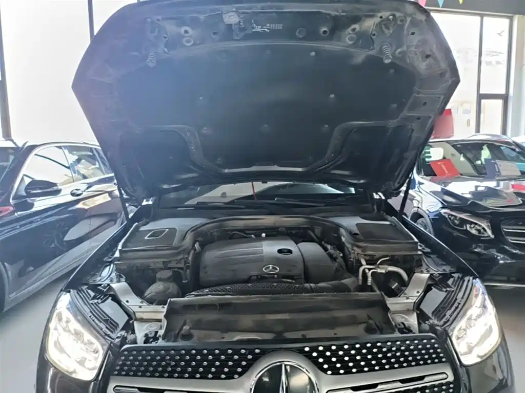 MERCEDES-BENZ GLC