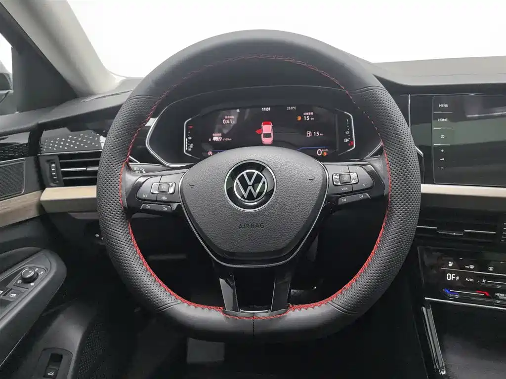 Volkswagen Passat 2021 Model 330TSI Luxury Edition фото 11