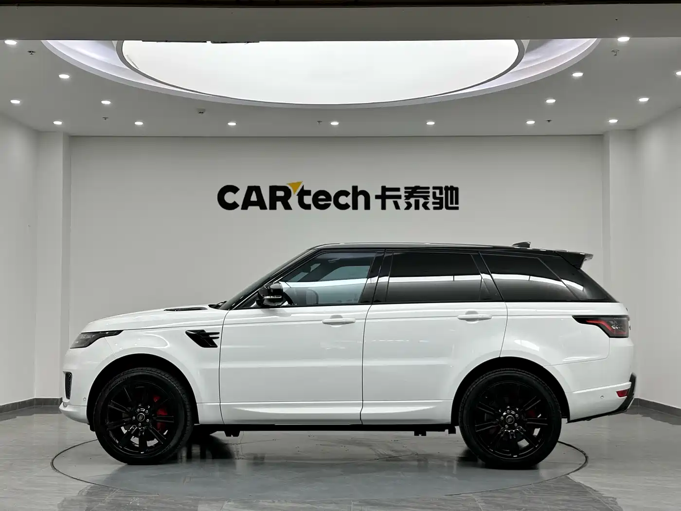 Land Rover Range Rover Sport 2021 3.0 L6 Gloss Black Edition фото 5