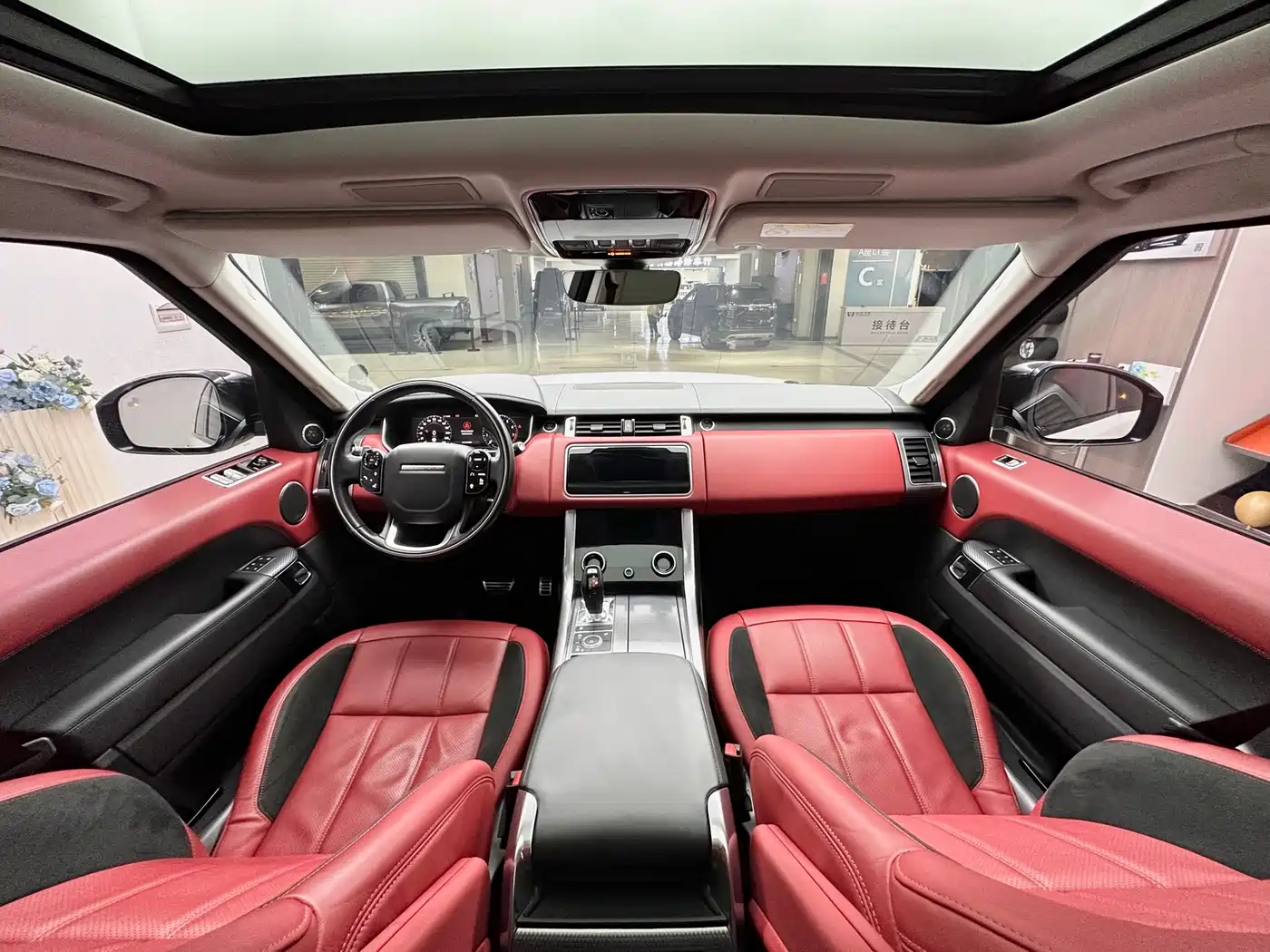 Land Rover Range Rover Sport 2021 3.0 L6 Gloss Black Edition фото 9