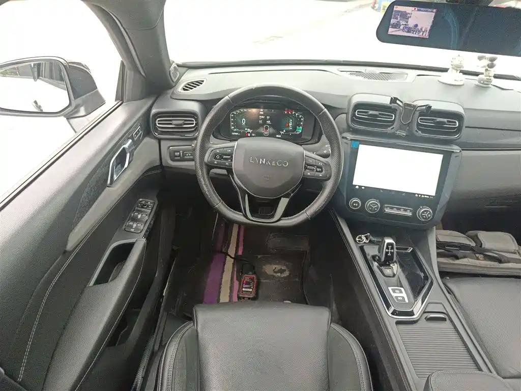 Lynk & Co 02 2021 1.5TD DCT 2WD Power Champion Edition фото 7