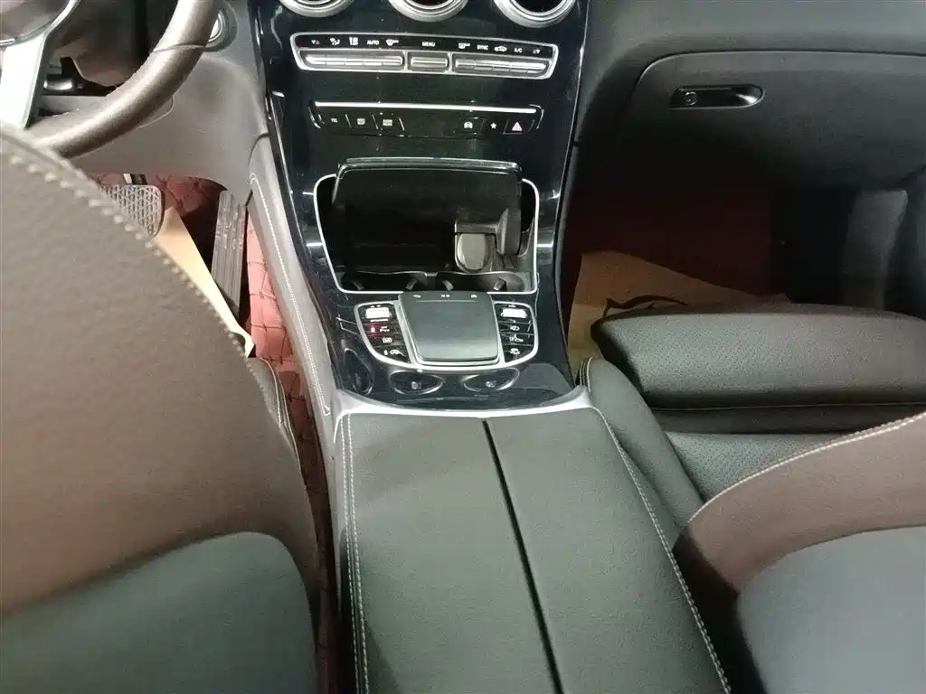 Mercedes-Benz GLC 2021 GLC 260 L 4MATIC Sporty фото 14
