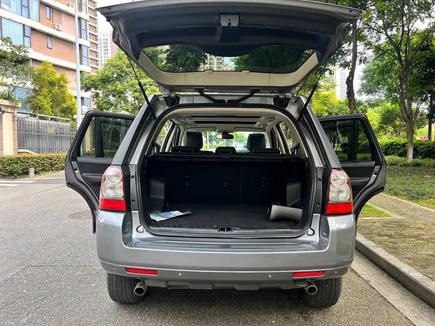 Land Rover Freelander 2 2012 2.0T Si4 SE Petrol фото 16