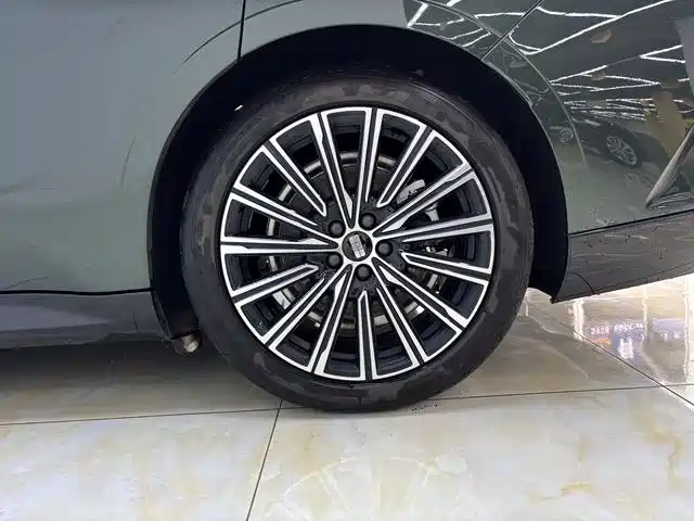 Geely Galaxy Galaxy Xingyao 8 2025 130km EM-P Starship Edition фото 16