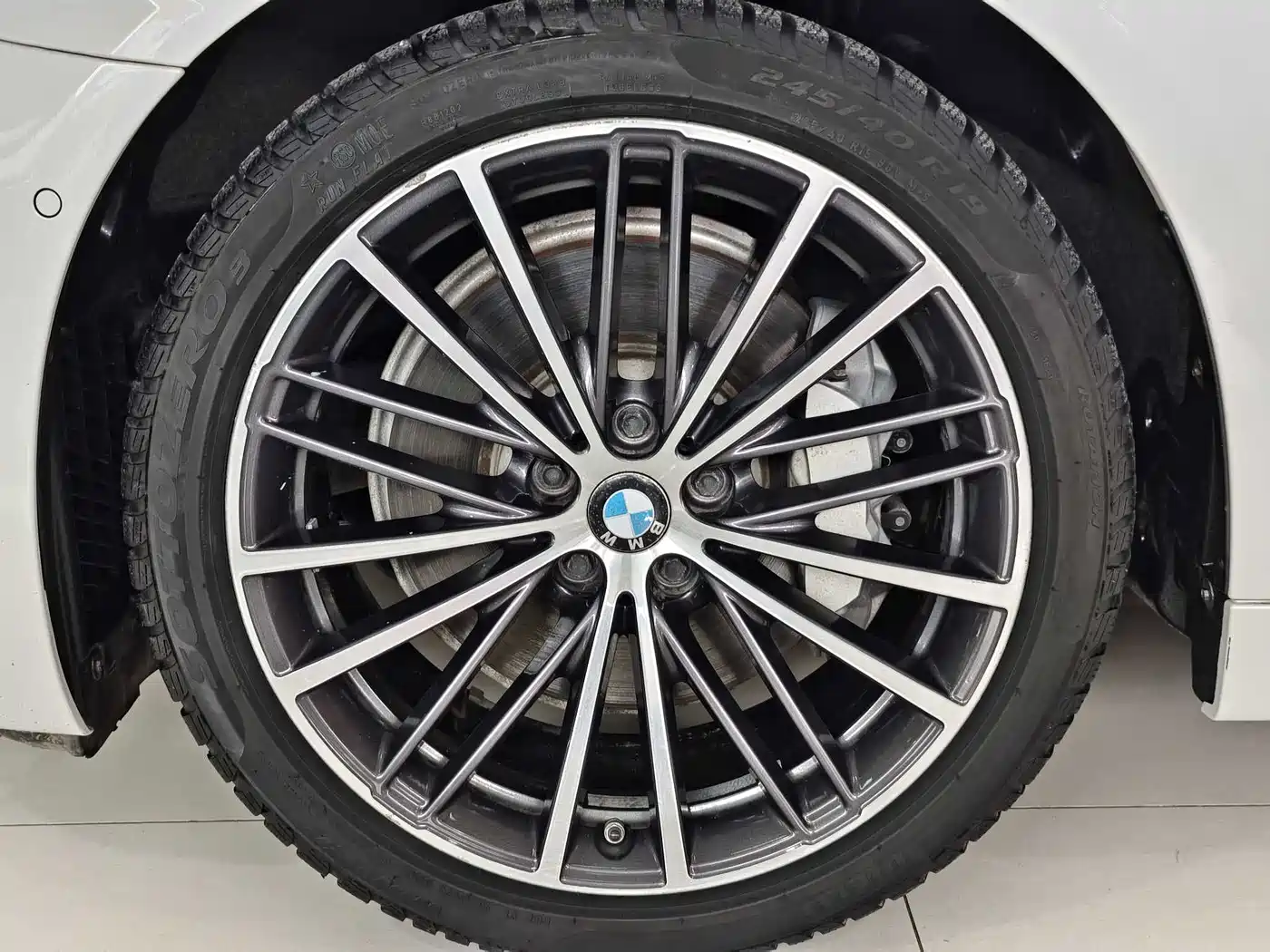 BMW 5 Series 2019 530Li Premium M Sport Package фото 13