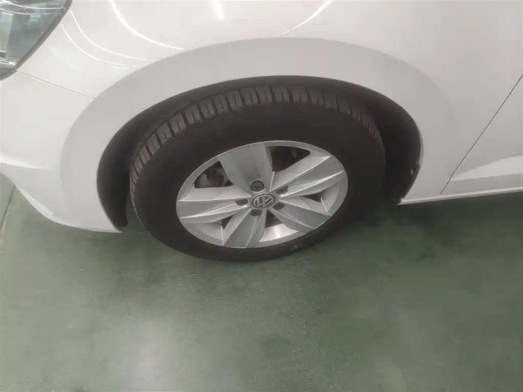 Volkswagen Touran 2018 Touran L 280TSI DSG Trendline 7-seater China V фото 23