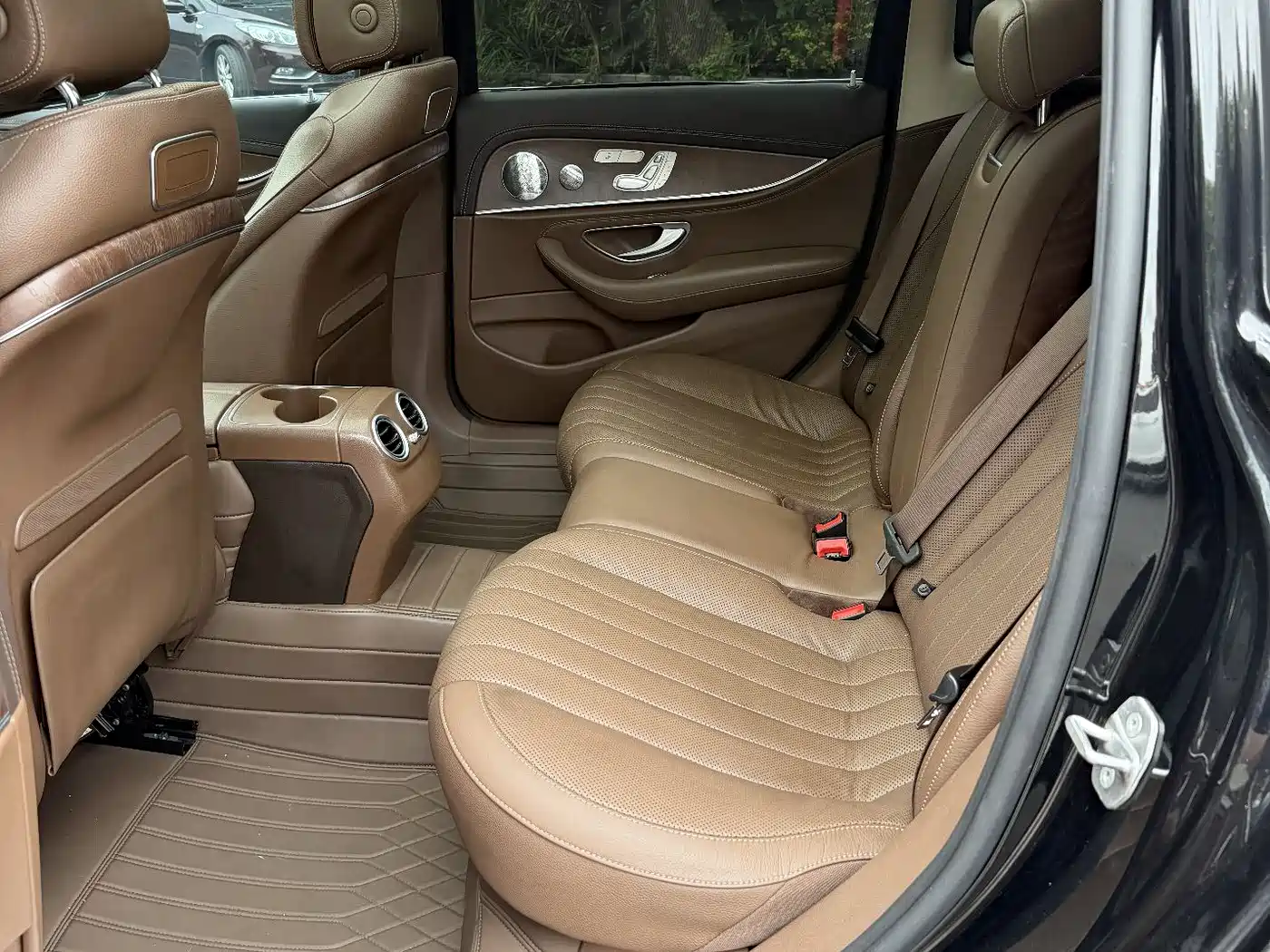 Mercedes-Benz E-Class 2020 Facelift E 300 L Exclusive фото 5